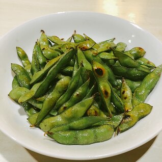 香ばしい 蒸し焼き枝豆